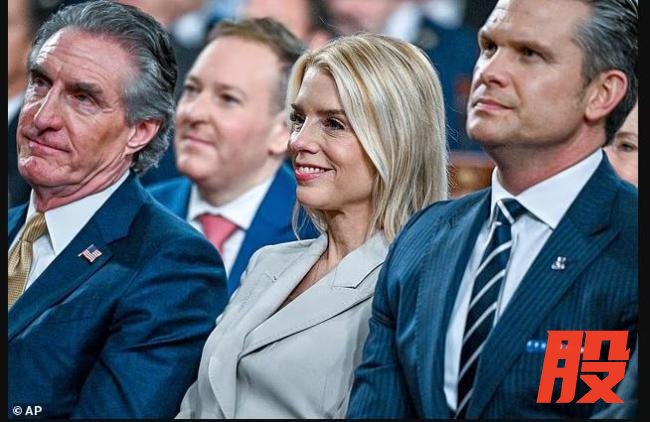 记者：国情咨文成特朗普真人秀 高潮迭起引发热议